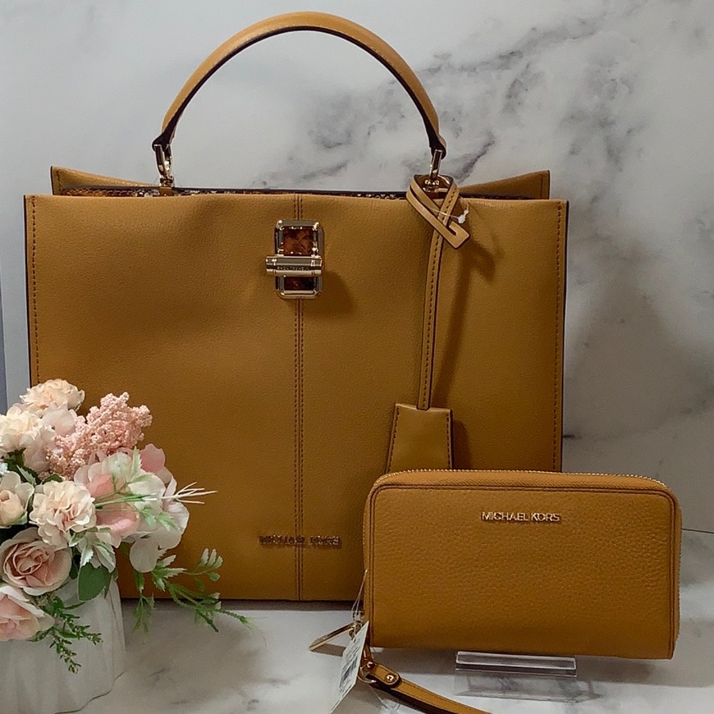 NWT Michael Kors Large Satchel & Large Phone Case Wallet Set